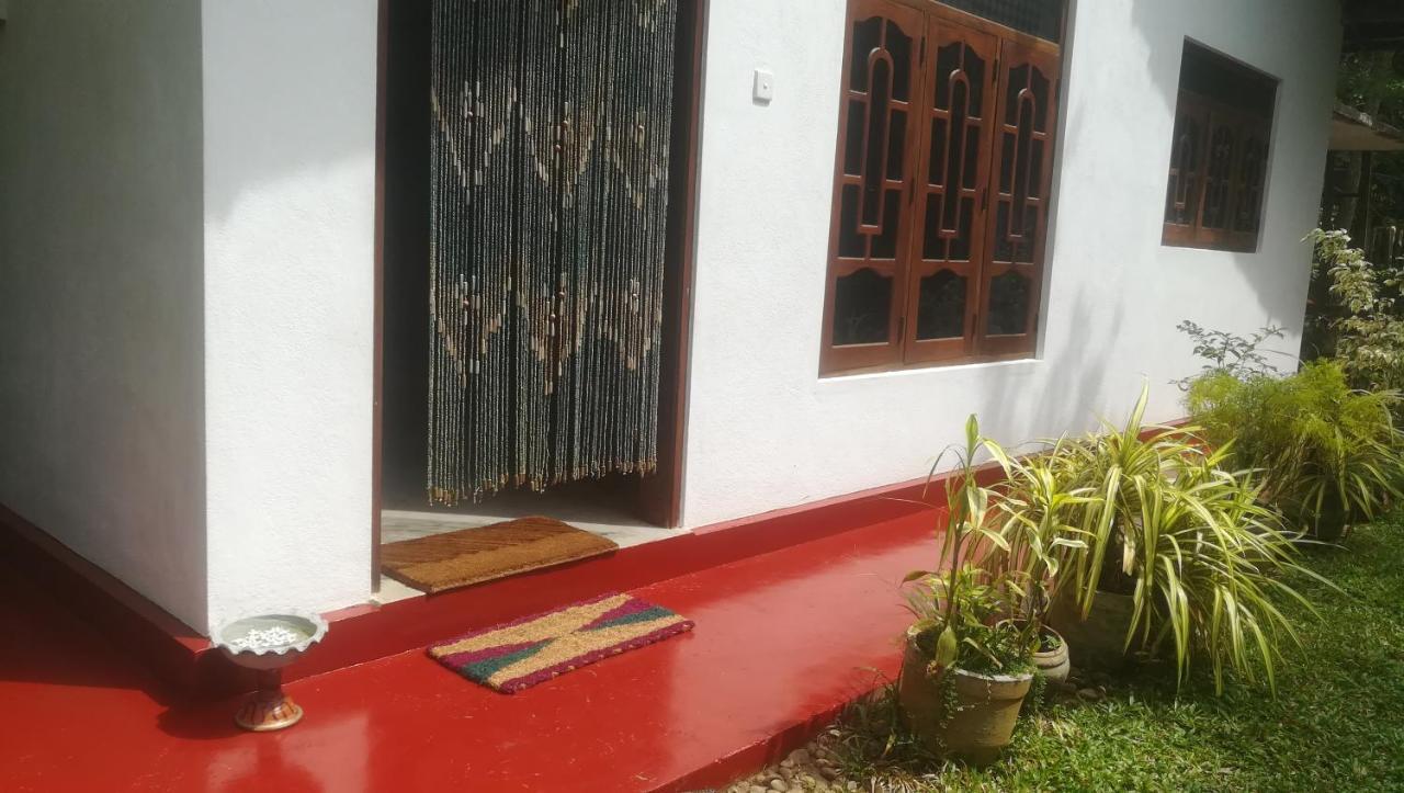 Bamboo Home Stay Hiriketiya Dikwella Exteriör bild
